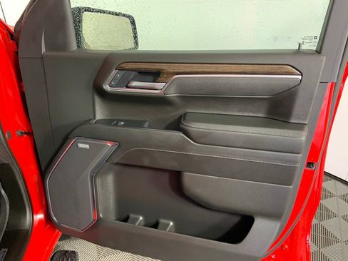 Used 2025 GMC Sierra 1500 Elevation w/ Preferred Package image 14