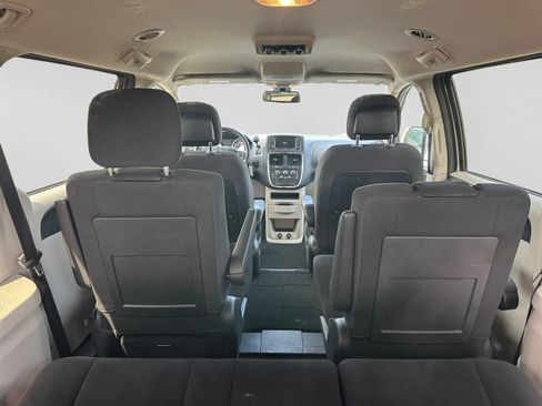 Used 2019 Dodge Grand Caravan SE w/ UConnect Hands-Free Group FWD image 22