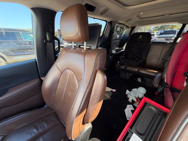 Used 2017 Chrysler Pacifica Limited FWD image 42