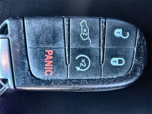 Used 2019 Jeep Grand Cherokee Limited image 21