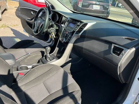Used 2014 Hyundai Elantra GT FWD image 11