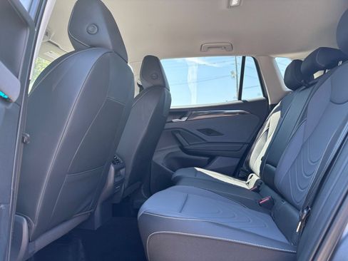 Used 2026 Volkswagen Tiguan SE AWD/4WD image 26