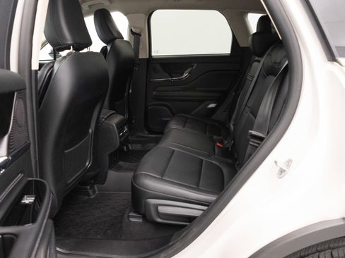 Used 2024 Lincoln Corsair AWD image 28