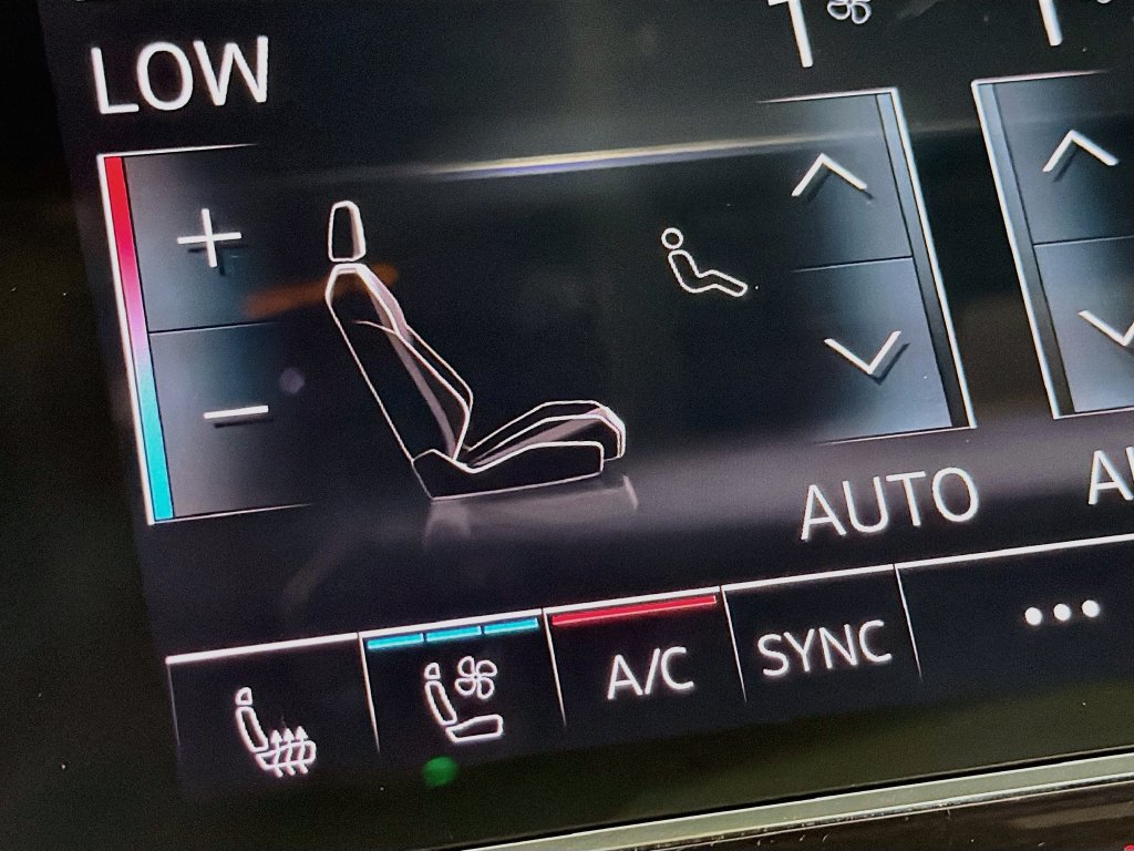 Used 2021 Audi RS 6 w/ Carbon Optic Package AWD/4WD image 21