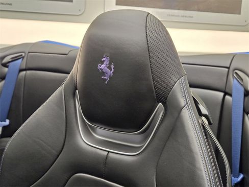 Used 2019 Ferrari Portofino image 32