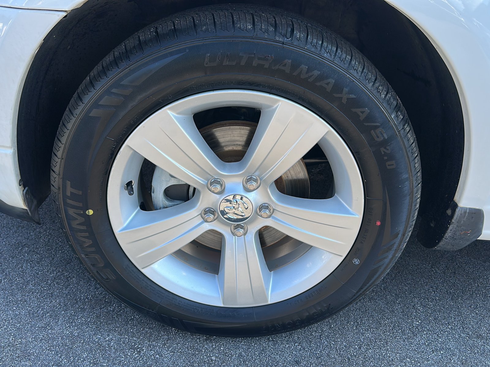 Used 2011 Dodge Caliber Uptown w/ Driver Convenience Group FWD image 9