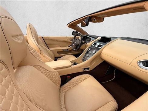 Used 2017 Aston Martin Vanquish Volante image 30