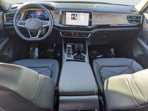 New 2026 Volkswagen Atlas SE FWD image 13