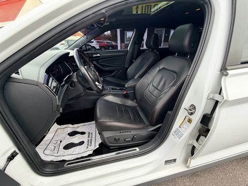 Used 2019 Volkswagen Jetta GLI image 17