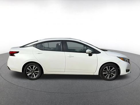 Used 2025 Nissan Versa SV FWD image 15