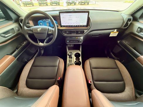 New 2025 Ford Bronco Sport Outer Banks w/ Outer Banks Tech Package+ image 5