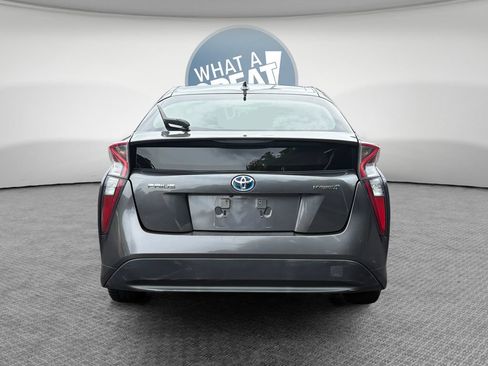 Used 2016 Toyota Prius Two FWD image 5