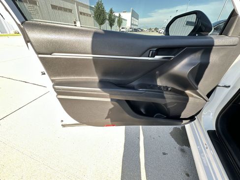 Used 2021 Toyota Camry LE FWD image 20