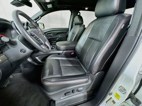 Used 2024 Nissan Titan PRO-4X w/ Pro-4x Convenience Package AWD/4WD image 24