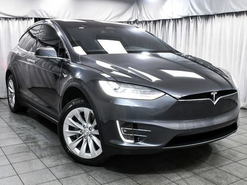 Used 2020 Tesla Model X Long Range AWD/4WD image 3