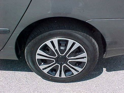 Used 2005 Toyota Corolla LE FWD image 7