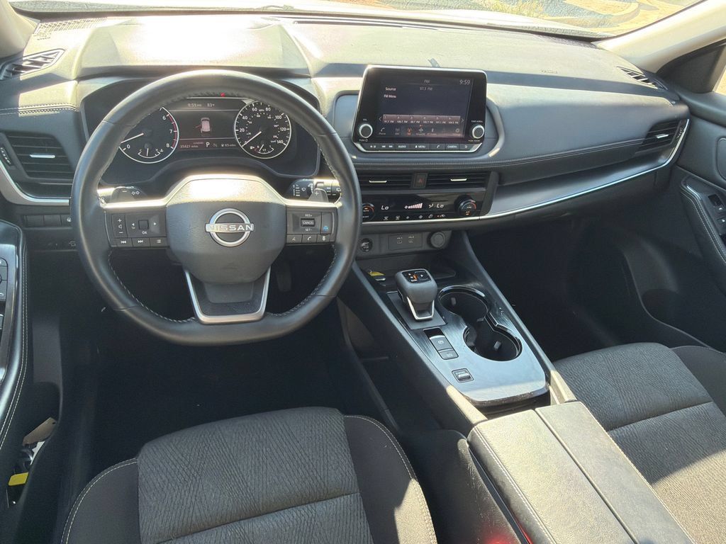 Used 2025 Nissan Rogue SV FWD image 22