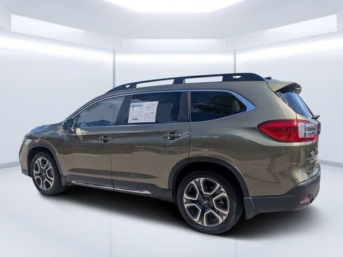Used 2023 Subaru Ascent Limited w/ Technology Package AWD/4WD image 5