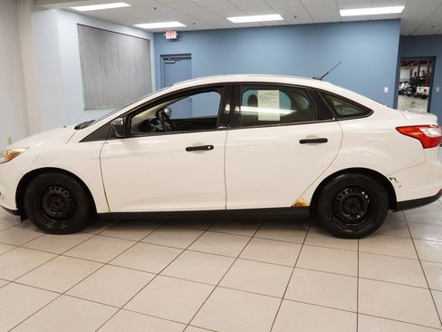 Used 2012 Ford Focus S FWD image 2