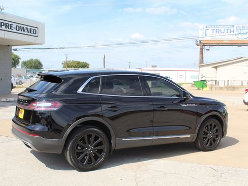 Used 2023 Lincoln Nautilus Reserve w/ Monochromatic Package image 4