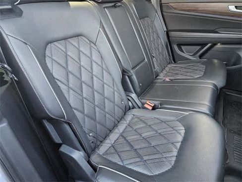 Used 2024 Volkswagen Atlas SEL Premium R-Line image 14
