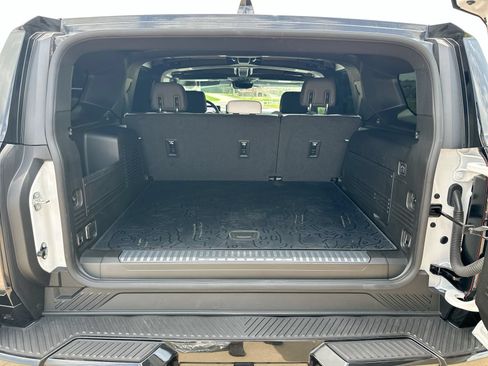 Used 2025 GMC Hummer EV 3X w/ LPO, Sport Package AWD/4WD image 23
