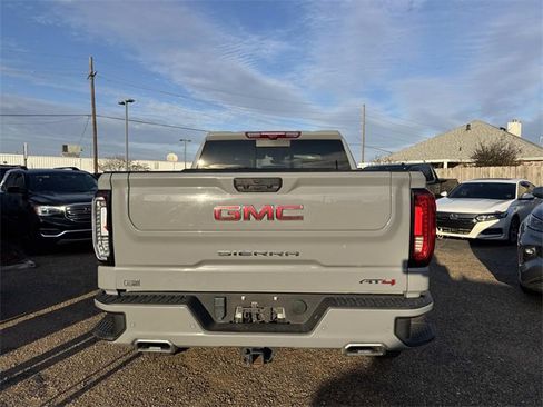 Used 2024 GMC Sierra 1500 AT4 w/ Technology Package image 8