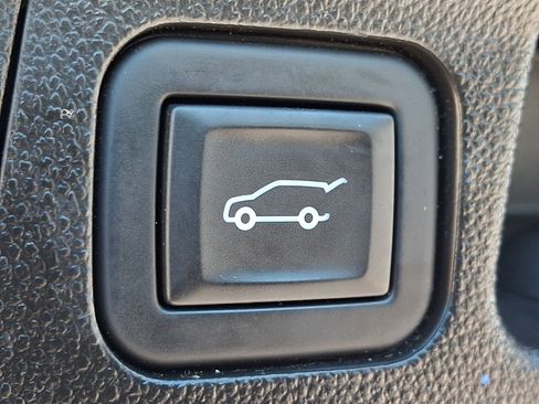 Used 2023 GMC Acadia SLE w/ Driver Convenience Package AWD/4WD image 31