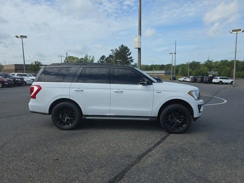 Used 2020 Ford Expedition XLT w/ Equipment Group 202A image 2