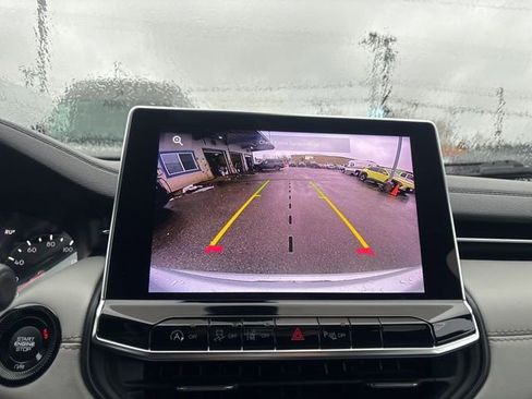 Used 2024 Jeep Compass Limited image 36