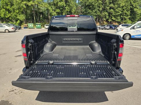 Certified 2025 Nissan Frontier SV AWD/4WD image 11