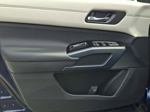 Certified 2025 Nissan Pathfinder SL AWD/4WD image 15