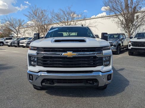Used 2025 Chevrolet Silverado 2500 LT w/ Convenience Package image 8