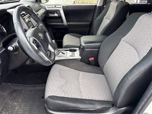 Used 2019 Toyota 4Runner SR5 w/ Four Season Floor Mat Package image 26