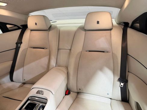 Used 2019 Rolls-Royce Wraith image 25