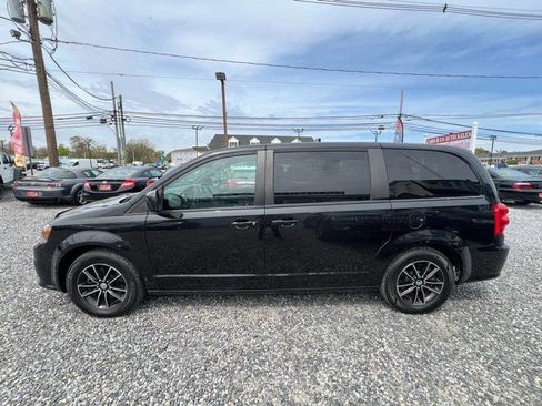 Used 2018 Dodge Grand Caravan SE FWD image 5