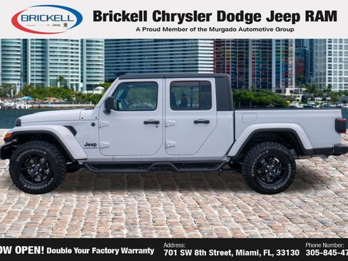 Used 2025 Jeep Gladiator Sport AWD/4WD image 9