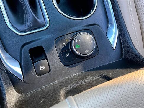 Used 2023 Chevrolet Traverse Premier w/ LPO, Floor Liner Package image 31