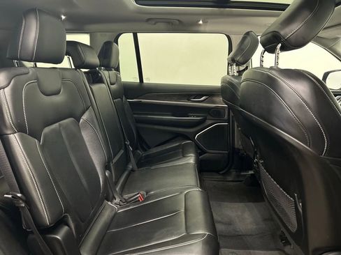 Used 2022 Jeep Grand Cherokee L Limited image 18