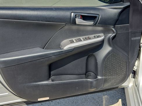 Used 2013 Toyota Camry SE FWD image 10