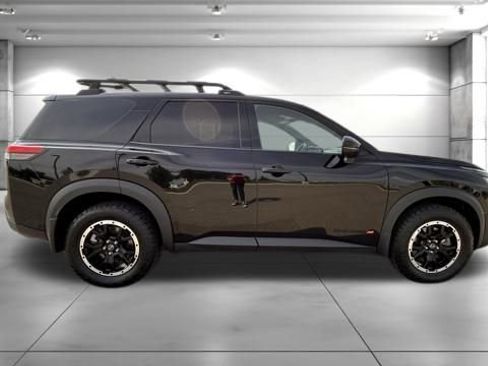 Used 2024 Nissan Pathfinder Rock Creek AWD/4WD image 7