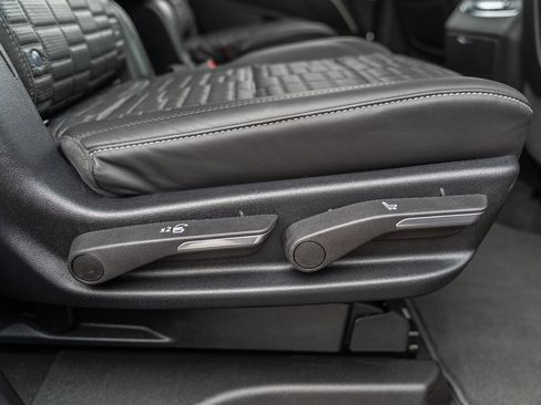 Used 2023 Cadillac Escalade Premium Luxury Platinum image 57