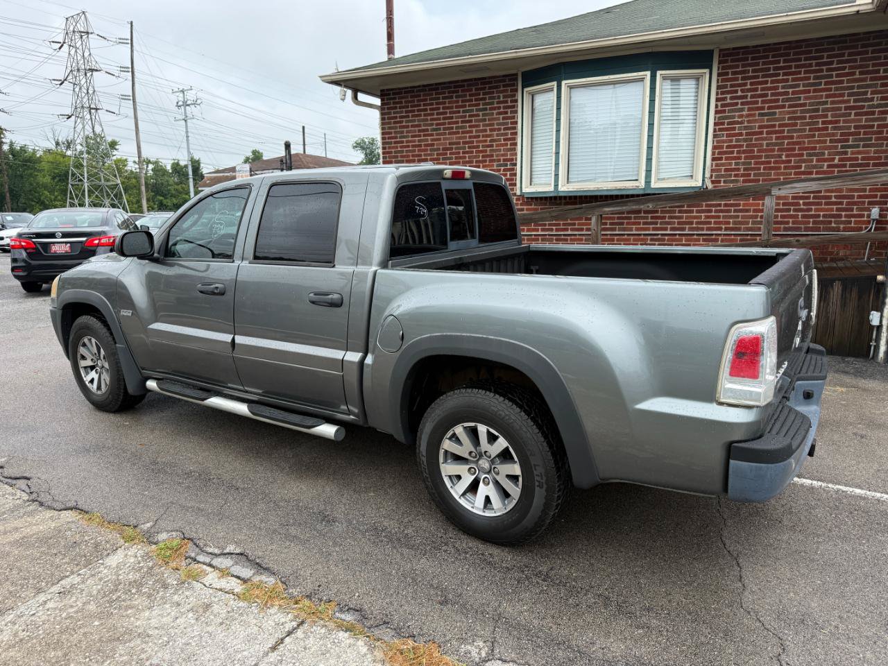 Used 2006 Mitsubishi Raider DuroCross RWD image 32