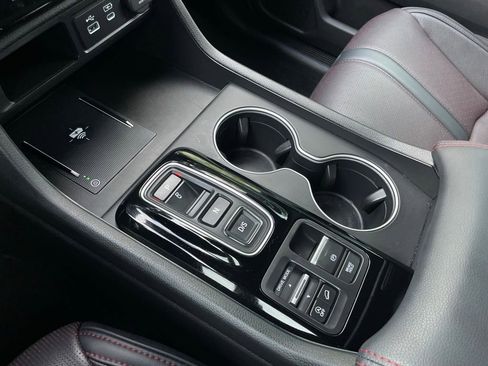 Used 2025 Honda Pilot Black Edition image 23