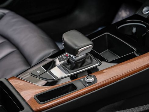 Used 2022 Audi A4 2.0T Premium image 28