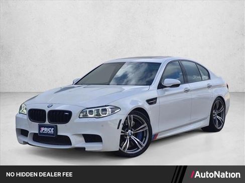 Used 2014 BMW M5 RWD image 1