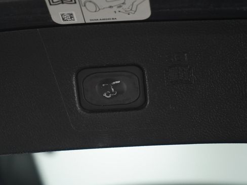 Used 2017 Ford Edge Titanium w/ Equipment Group 301A image 17