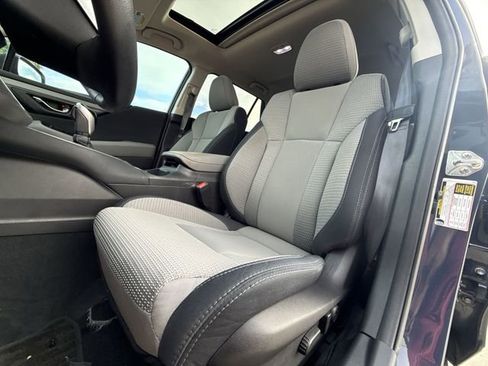 Used 2025 Subaru Outback Premium image 11