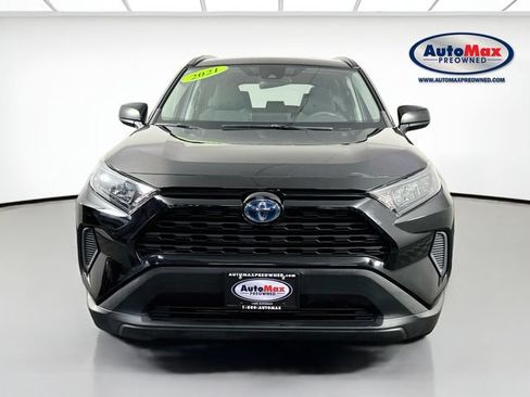 Used 2021 Toyota RAV4 LE AWD/4WD image 3