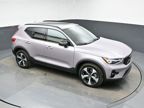 New 2026 Volvo XC40 B5 Plus w/ Protection Package Premier image 36